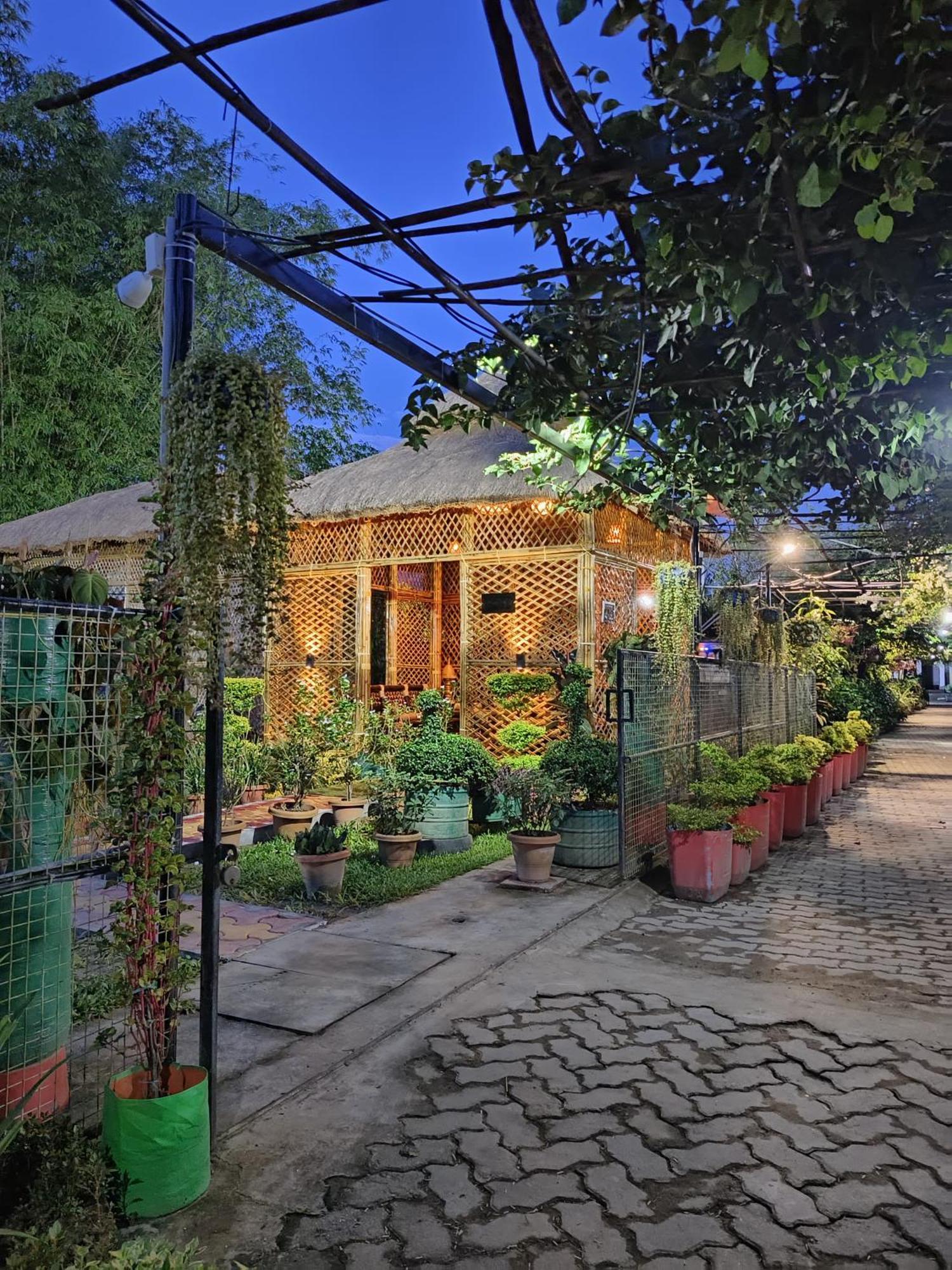 Jaanki Farms & Resorts Jorhāt Exteriör bild