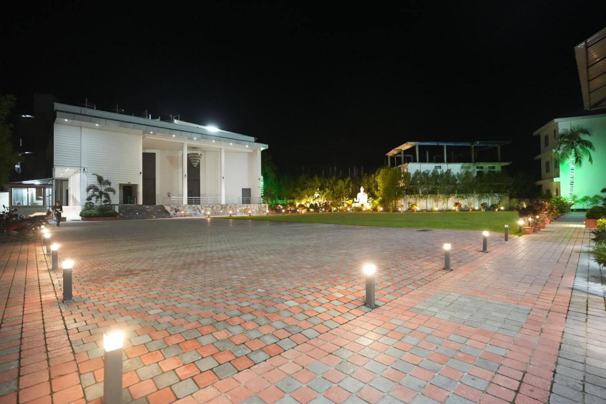 Jaanki Farms & Resorts Jorhāt Exteriör bild